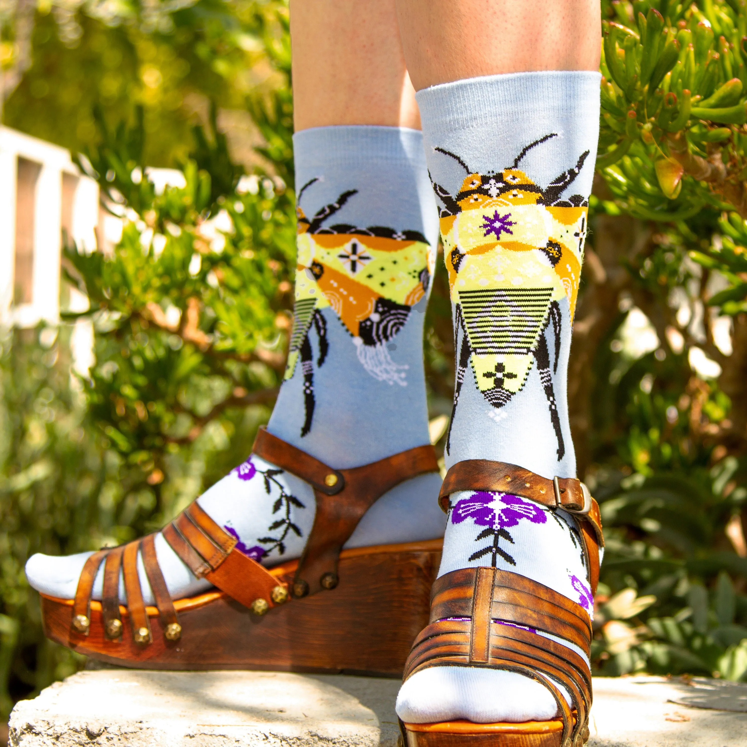 Bee & Flowers